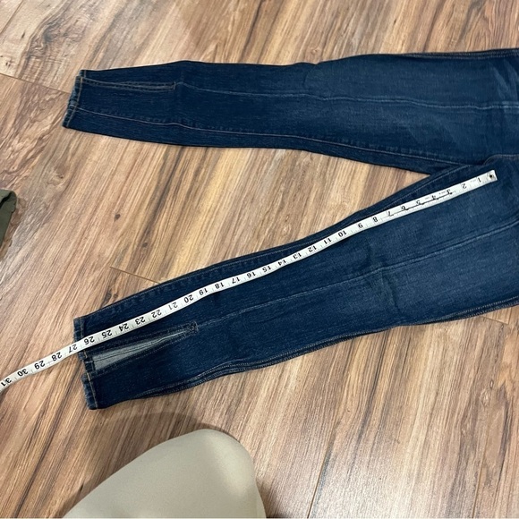 Alice + Olivia Good High Rise Jean With Front Slit - Picture 7 of 10